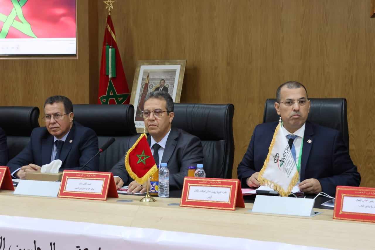 “مجالس العمالات والأقاليم وتحديات التحول الرقمي” محور يوم دراسي بالداخلة