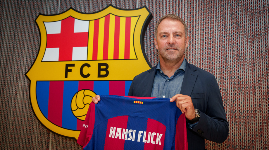 هانزي فليك يقود رسميا فريق برشلونة خلفا لتشافي