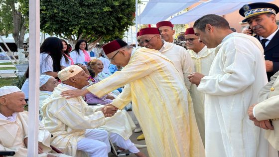 صبيحة عيد الأضحى الوالي خطيب لهبيل يرسم الفرحة على وجوه نزلاء مؤسسة خيرية