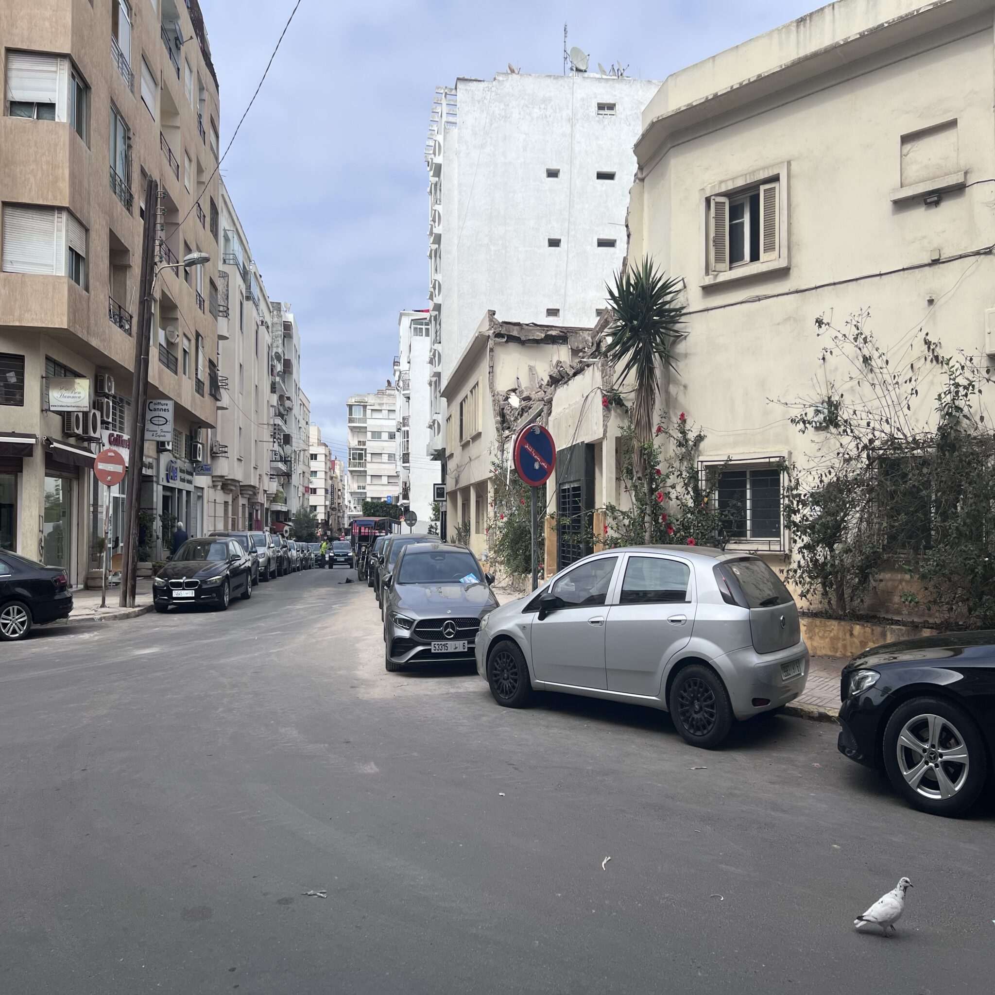 بعد مقال آش24 سلطات أنفا تحركات وحيدات بقايا ردم بناية كان مشوه زنقة أبوغالب الشياني