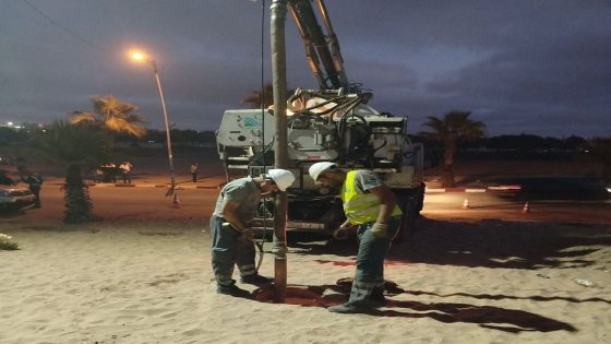 دار بوعزة.. تدفق عرضي لمياه طفيلية في شاطئ واد مرزك يستنفر السلطات وفرق “ليدك”