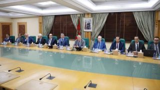 لقاء عبر تقنية المناظرة المرئية مع الولاة والعمال حول الإعداد لتنظيم الإحصاء العام للسكان والسكنى لسنة 2024