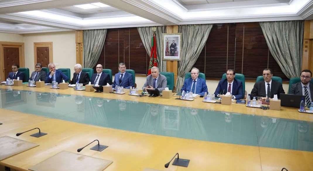 لقاء عبر تقنية المناظرة المرئية مع الولاة والعمال حول الإعداد لتنظيم الإحصاء العام للسكان والسكنى لسنة 2024