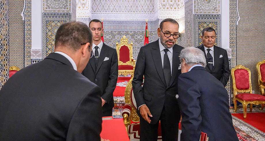 جلالة الملك يستقبل والي بنك المغرب