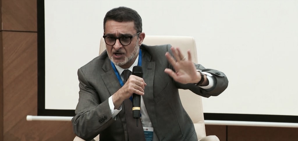 الإعلام التوعوي “يكور”والعريشي يعطي “لعور”