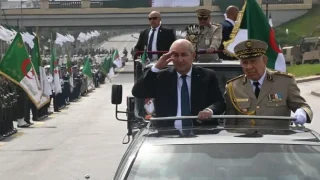 “سطار سيكس” النجمة السداسية و الملك محمد السادس المخابرات الجزائرية تكشف “الخطة المحاكة” لتمرير تبون وتخويف الشعب