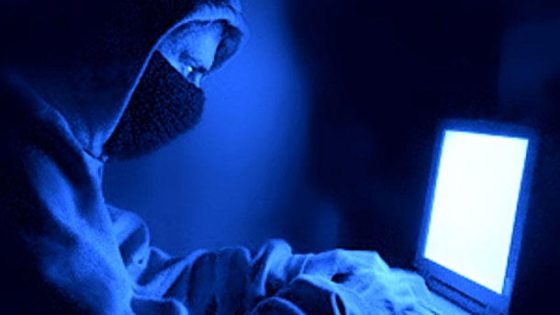 أمن مراكش يوقف مواطنا جزائريا للاشتباه في تورطه في قضية تتعلق بالمس بنظم المعالجة الآلية للمعطيات البنكية