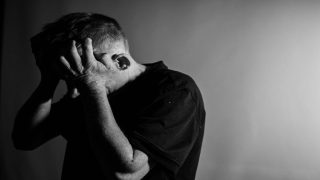 تقرير رسمي “مقلق”: أكثر من 17% من المغاربة يعانون من مرض نفسي