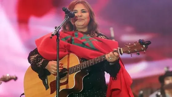 سعيدة فكري تنسحب من حفلها بأكادير وتتهم المنظمين بالنصب و الابتزاز