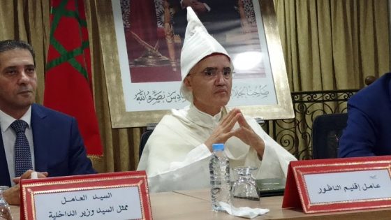 عامل الناظور يجتمع برئيس وأعضاء المكتب المسير للجماعة لبحث مشروع ملعب لكرة القدم