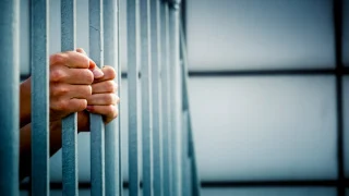 رئيس جماعة بالحسيمة دوز 3 سنين ديال الحبس في ملف ” السطو على عقارات الغير” و فالأخير تحكم بالبراءة