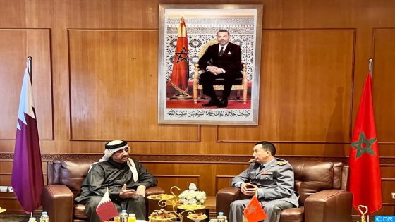 الفريق أول المفتش العام للقوات المسلحة الملكية وقائد المنطقة الجنوبية يستقبل مستشار سمو أمير دولة قطر لشؤون الدفاع
