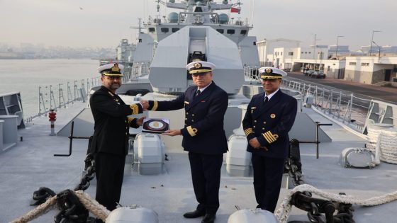 زيارة الفرقاطة الهندية “INS Tushil” إلى ميناء البيضاء تعزز التعاون العسكري البحري بين المغرب والهند