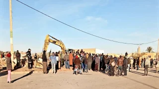 الوالي خطيب لهبيل يأمر بهدم أشهر سوق أسبوعي بوجدة “سوق سيدي يحيى” الذي كان يحتل ملكية خاصة