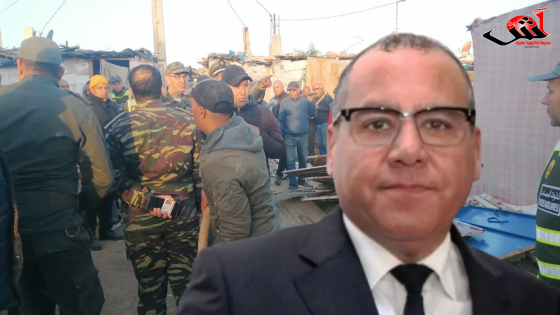 العامل سمير الخمليشي يحرك السواعد لهدم 60 براكة كانت تستغل لأغراض مشبوهة بدوار جامع السعودي