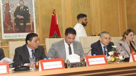 وجدة .. مجلس جهة الشرق يصادق على اتفاقيات شراكة في عدة مجالات