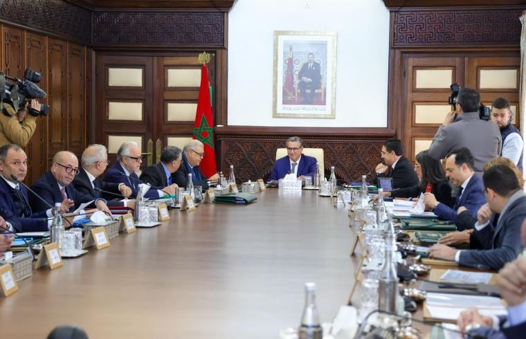 مجلس الحكومة يصادق على مشروع مرسوم يتعلق بميثاق السلوكيات الخاص بأعضاء غرف التجارة والصناعة والخدمات