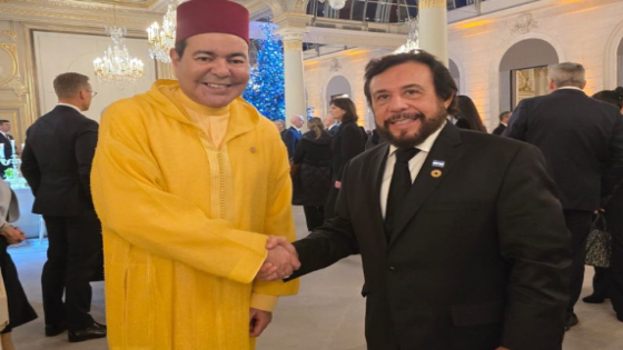 نائب رئيس جمهورية السلفادور يلتقي بالأمير مولاي رشيد خلال حفل إعادة افتتاح كاتدرائية نوتردام