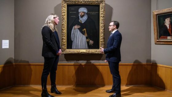 السفير المغربي بلندن يلتق زميله بعد 4 قرون السفير عبد الواحد بنمسعود