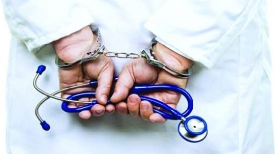 طبيبة متهمة بتزوير شهادات طبية لمرضى وهميين و شهادة كانت سببا في الحكم على شخص بعشر سنوات سجنا