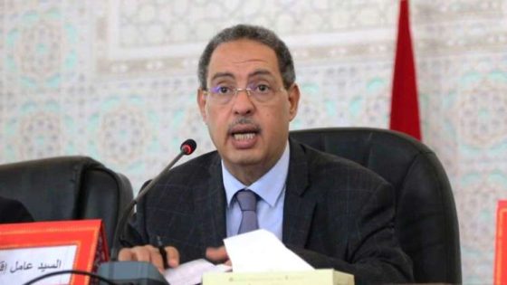في إجتماع وقدام الحضور و الكاميرات عامل إقليم سطات “صبن” المدير الإقليمي لوزارة التربية الوطنية لهذا السبب