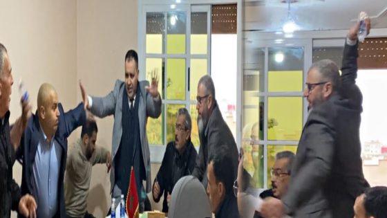 أعمال عنف وصراع داخل دورة المجلس الجماعي لجماعة وردانة بإقليم الدريوش- فيديو