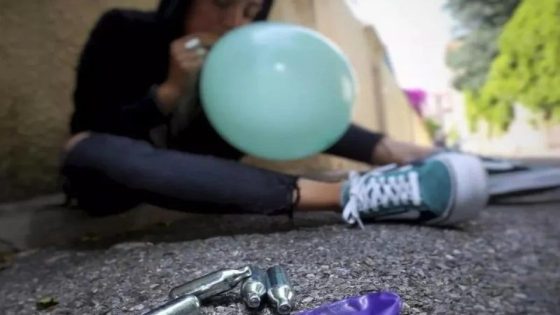حملة إيقافات بالبيضاء بعد وفاة طفلة بسبب استهلاكها “غاز الضحك”