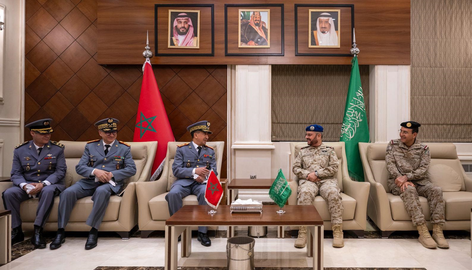 الفريق أول المفتش العام للقوات المسلحة الملكية يقوم بزيارة عمل إلى المملكة العربية السعودية