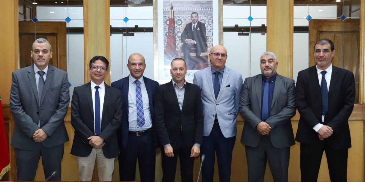 وزارة الصحة تتفق مع النقابات على الزيادة في أجور مهنيين