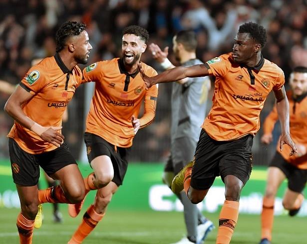 كأس “الكاف”.. نهضة بركان يدك شباك شباب قسنطينة الجزائري برباعية
