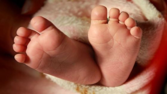 كانا في حضانة بمنزل امرأة…التحقيق في وفاة رضيعين بالبيضاء