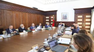 مجلس الحكومة يصادق على مشروع مرسوم يتعلق بتخويل تعويض لفائدة أعضاء اللجنة الدائمة لتجديد وملاءمة المناهج والبرامج ومجموعات العمل المحدثة لديها