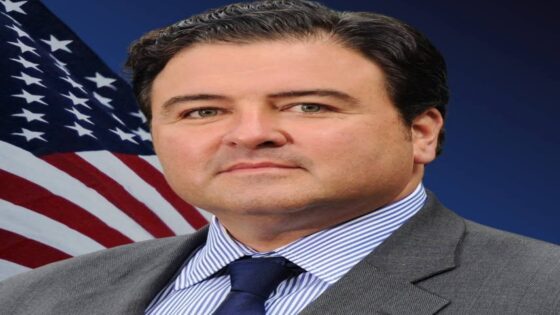 السفير الأمريكي الجديد بالمغرب: صاحب الجلالة الملك محمد السادس  “قائد يحظى بالاحترام وصديق للولايات المتحدة”