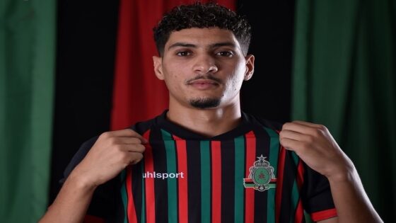 الجيش الملكي يتعاقد مع اللاعب التونسي أشرف الحباسي