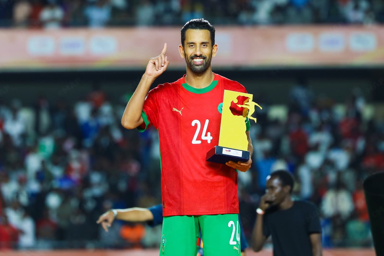 “الشان”: تتويج محمد ربيع حريمات بجائزة أفضل لاعب، تكريمٌ للبطل