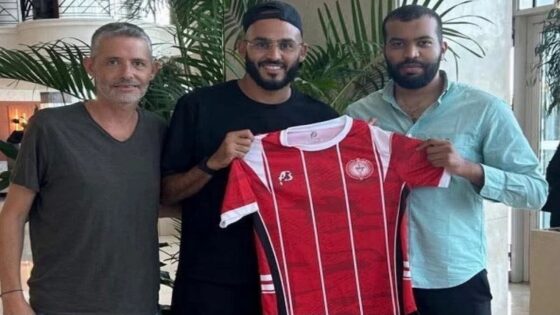 المهاجم الدولي خالد بوطيب يعزز صفوف الكوكب المراكشي