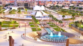 وفد دبلوماسي رفيع يزور العيون