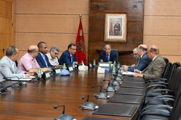 برادة يلتقي النقابات التعليمية تحضيرا للموسم الدراسي المقبل