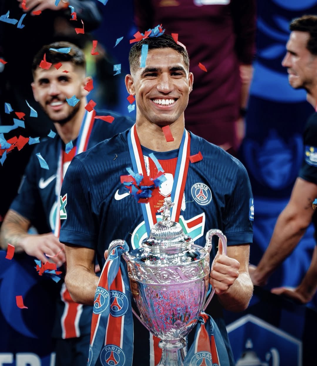 أشرف حكيمي.. بطلا للسوبر الأوروبي