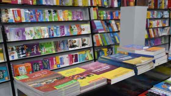 تخفيضات وهمية على أسعار الكتب المدرسية تحرك الكتبيين