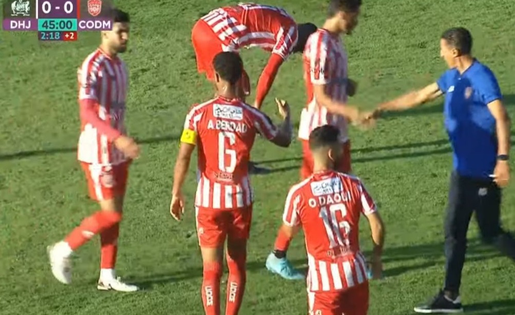 البطولة الاحترافية.. الدفاع الحسني الجديدي يتعادل مع ضيفه النادي المكناسي