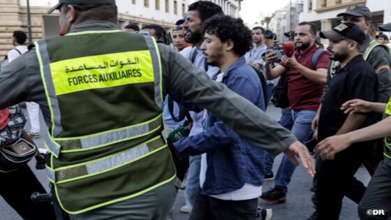 خبير في حقوق الإنسان: تدخل القوات العمومية المغربية لمنع تجمهرات نهاية الأسبوع الماضي كان “متوازنا، متدرجا وغير عنيف”