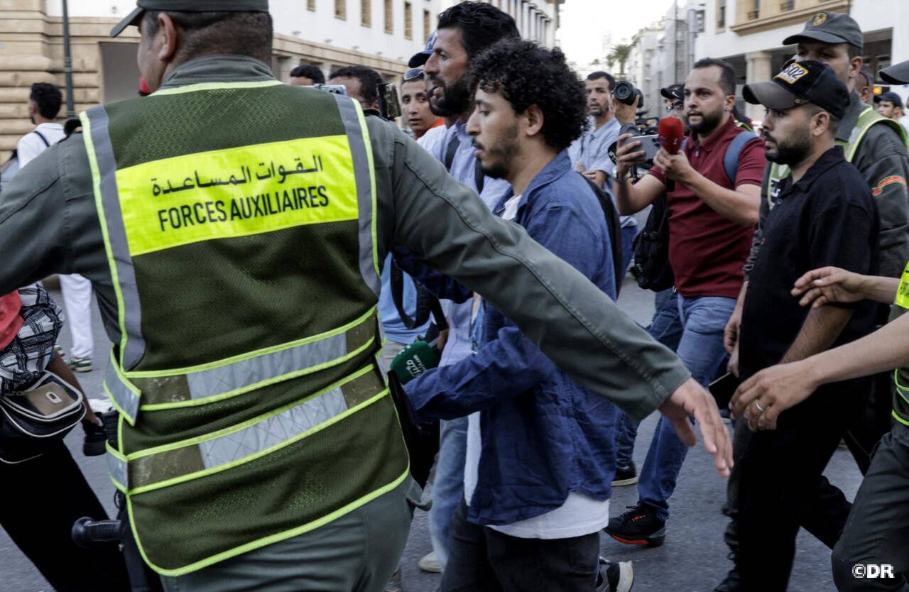 خبير في حقوق الإنسان: تدخل القوات العمومية المغربية لمنع تجمهرات نهاية الأسبوع الماضي كان “متوازنا، متدرجا وغير عنيف”
