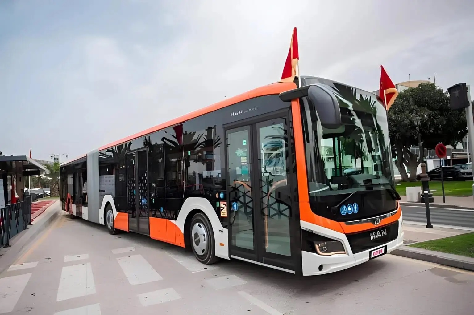 البرنامج الجديد للنقل الحضري العمومي للفترة 2025-2029 .. استلام 70 حافلة جديدة بميناء أكادير