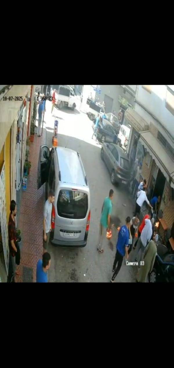 النيابة العامة تأمر بفتح تحقيق بواقعة إشعال النار في شخص بالشارع في الحسيمة