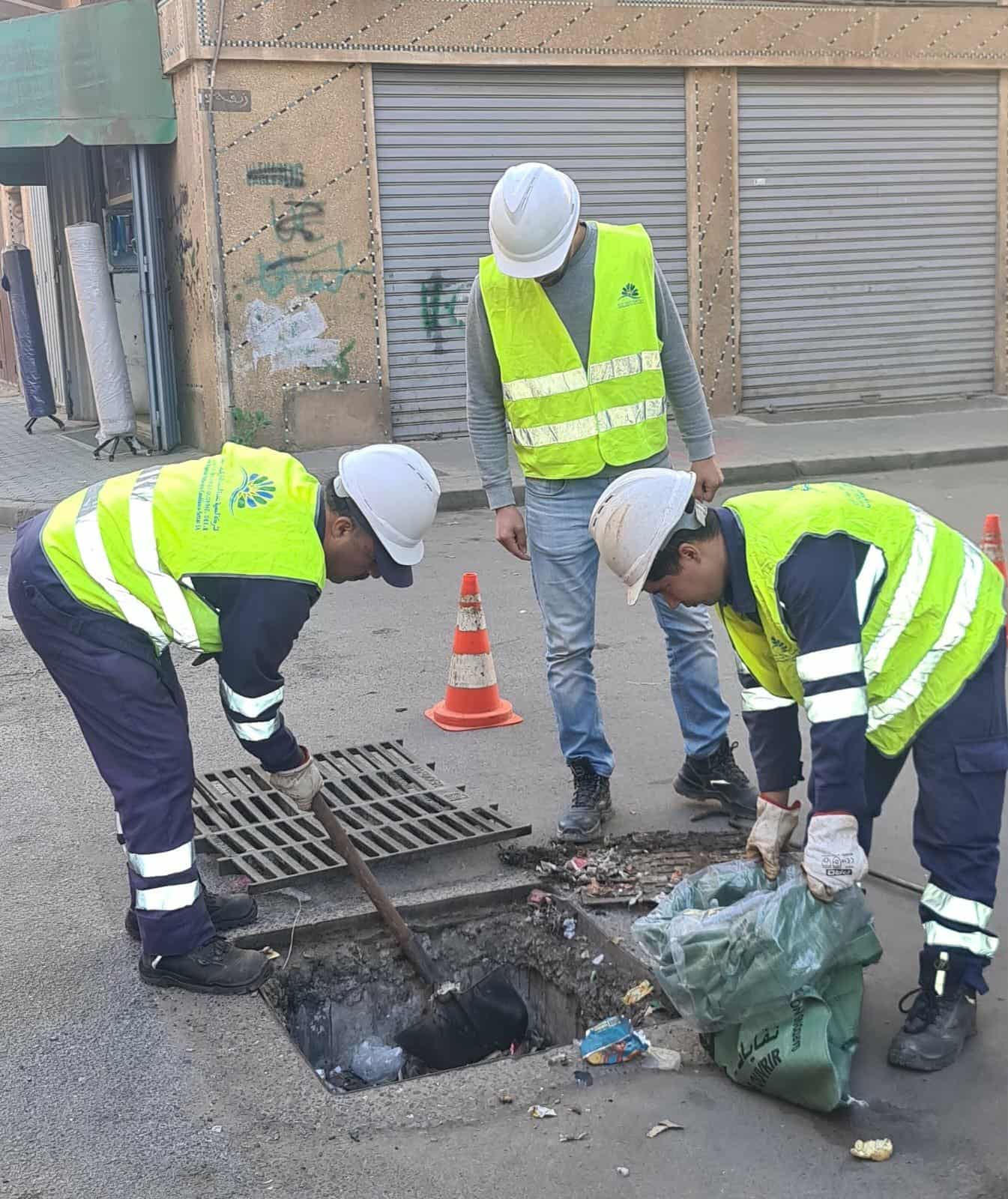 كازا.. تدخلات ميدانية بسباتة لتنظيف وصيانة شبكة التطهير السائل استعدادا لموسم الأمطار (فيديو)