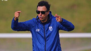 اتحاد طنجة يعلن عن فك الارتباط بالمدرب هلال الطير