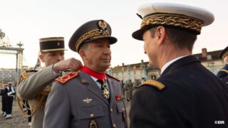 باريس … توشيح الفريق أول محمد بريظـ، المفتش العام للقوات المسلحة الملكية، قائد المنطقة الجنوبية بوسام “فيلق الشرف برتبة قائد”