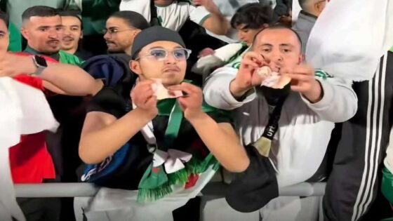 الحبس النافذ لجزائري مزق أوراقا نقدية مغربية في ملعب مراكش بـ “الكان”