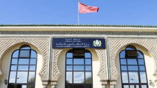 أمير المؤمنين يأمر بفتح المساجد التي تم تشييدها أو أعيد بناؤها أو تم ترميمها في وجه المصلين في بداية رمضان